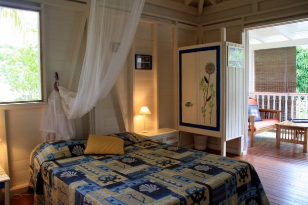 La chambre bâbord de la Case ou bungalow de la villa Guadeloupe